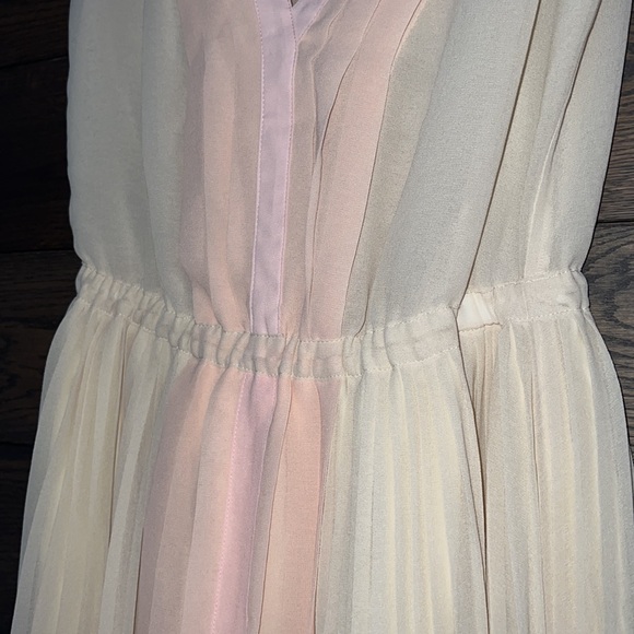 Cream and pink ombré Victoria’s Secret pleated dress - Picture 3 of 7
